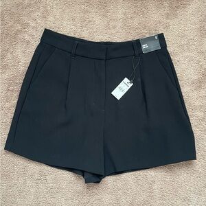 Express Shortie High-Rise Short